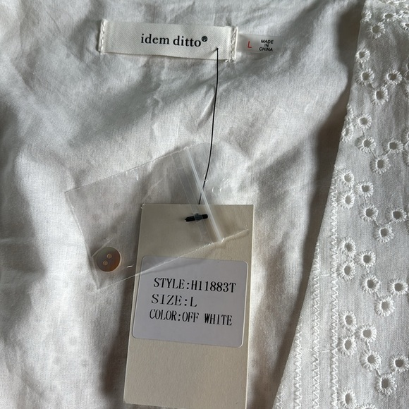 NWT item ditto eyelet cropped blouse, size large - Picture 4 of 7